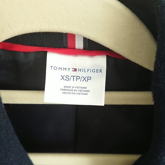 Tommy Hilfiger - Picture 2 of 4